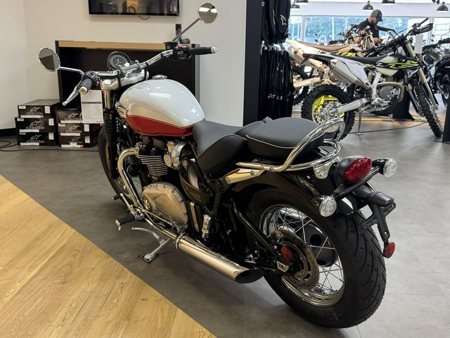 2025 Triumph Bonneville Speedmaster Snowdonia / Cranberry Red