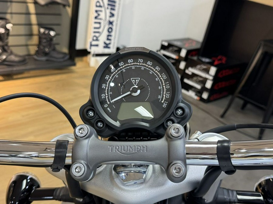 2025 Triumph Bonneville Speedmaster Snowdonia / Cranberry Red