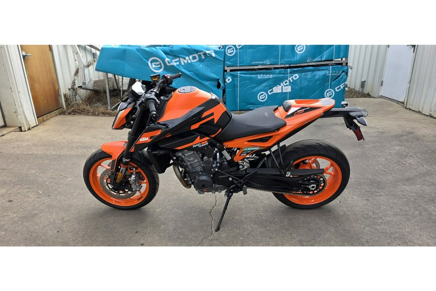 2022 KTM 890 DUKE GP