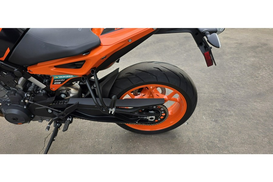 2022 KTM 890 DUKE GP