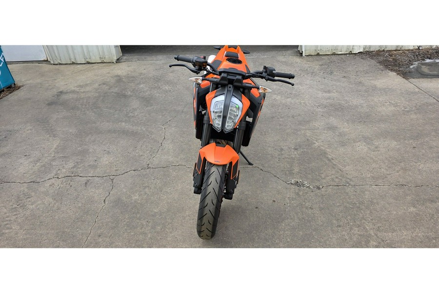 2022 KTM 890 DUKE GP