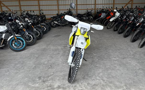2027 Husqvarna Motorcycles 701 ENDURO