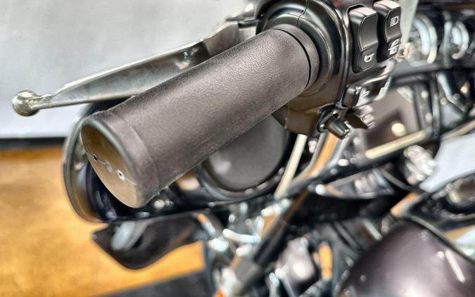 2014 Harley-Davidson® Ultra Limited Two-Tone Charcoal Pearl/Vivid Black