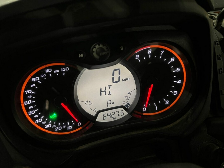 2017 Can-Am Defender XT CAB HD8