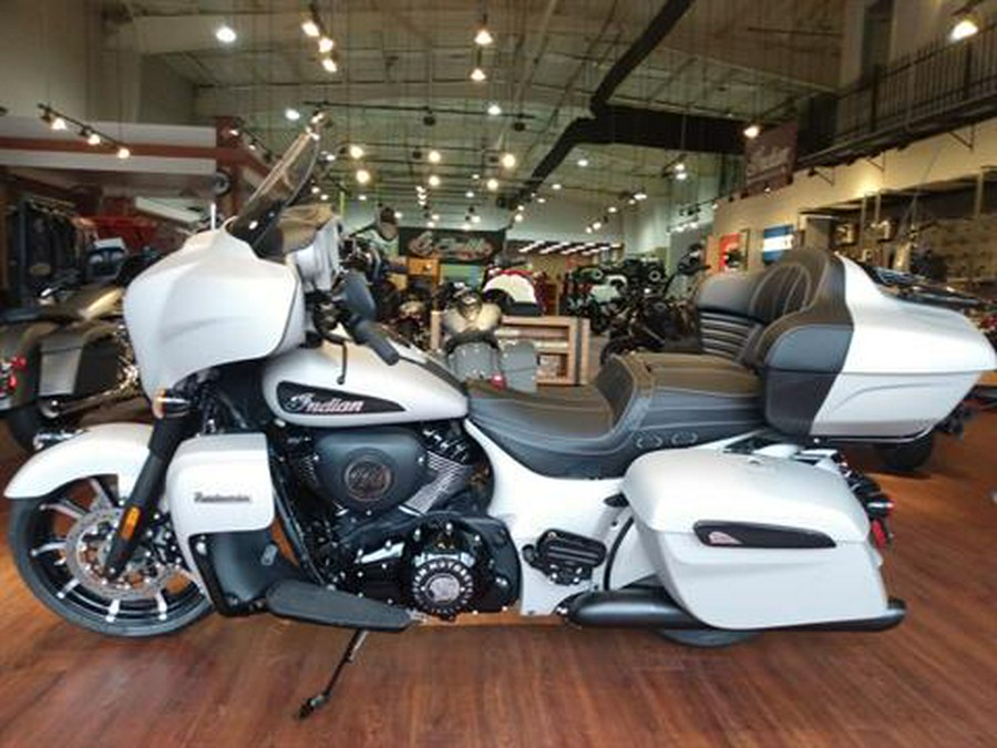 2023 Indian Motorcycle Roadmaster® Dark Horse®