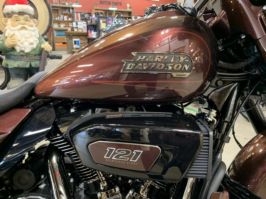 Harley-Davidson® CVO™ Street Glide® 2024 FLHXSE Copperhead