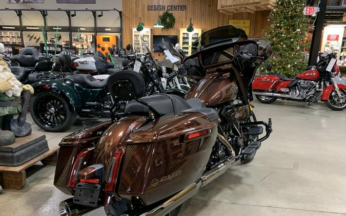 Harley-Davidson® CVO™ Street Glide® 2024 FLHXSE Copperhead