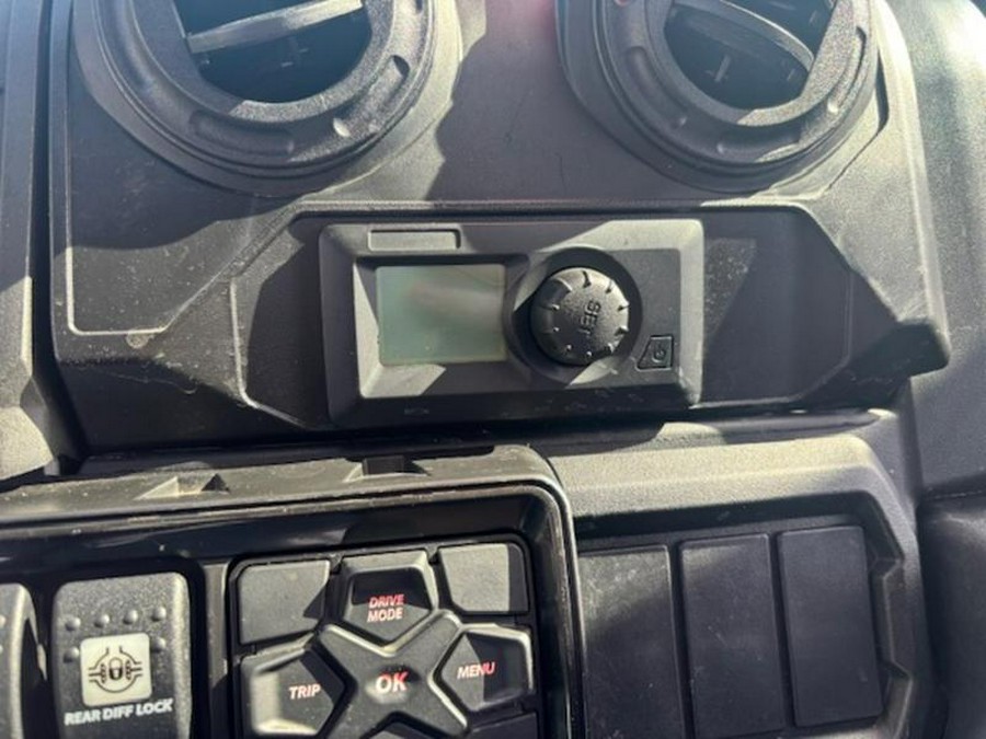 2026 Can-Am® Defender Limited HD11