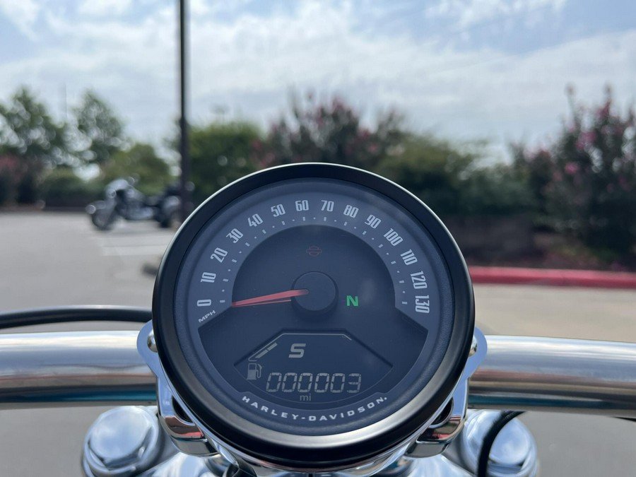 2026 Harley-Davidson® FXBR Breakout® Teal Thunder