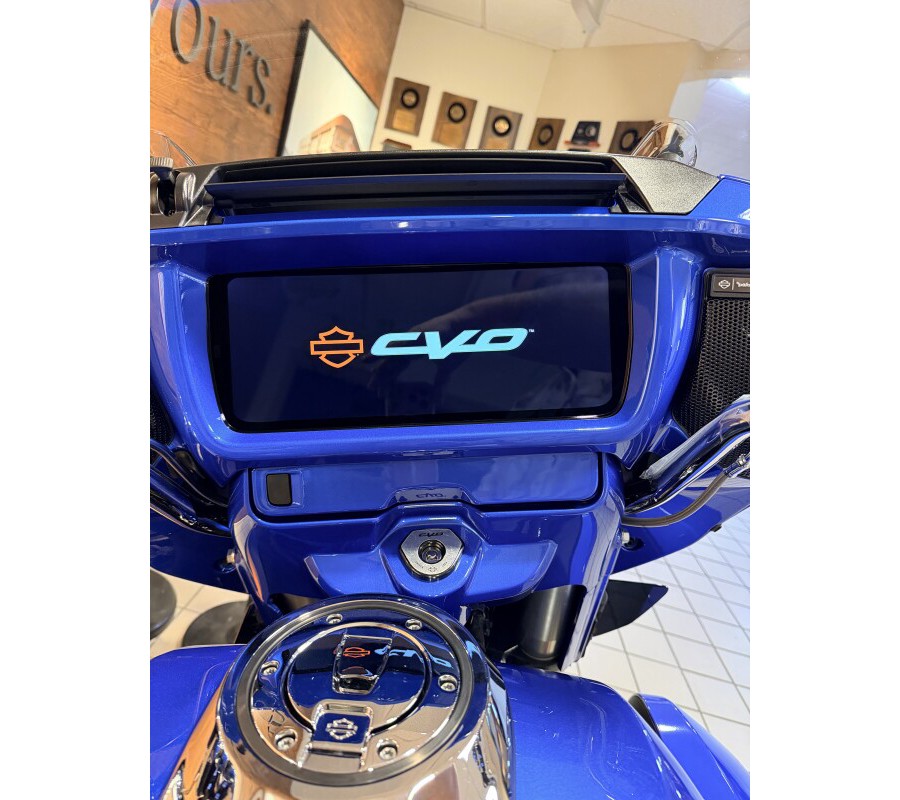 2026 H-D FLHXLSE CVO Street Glide Limited 121ci