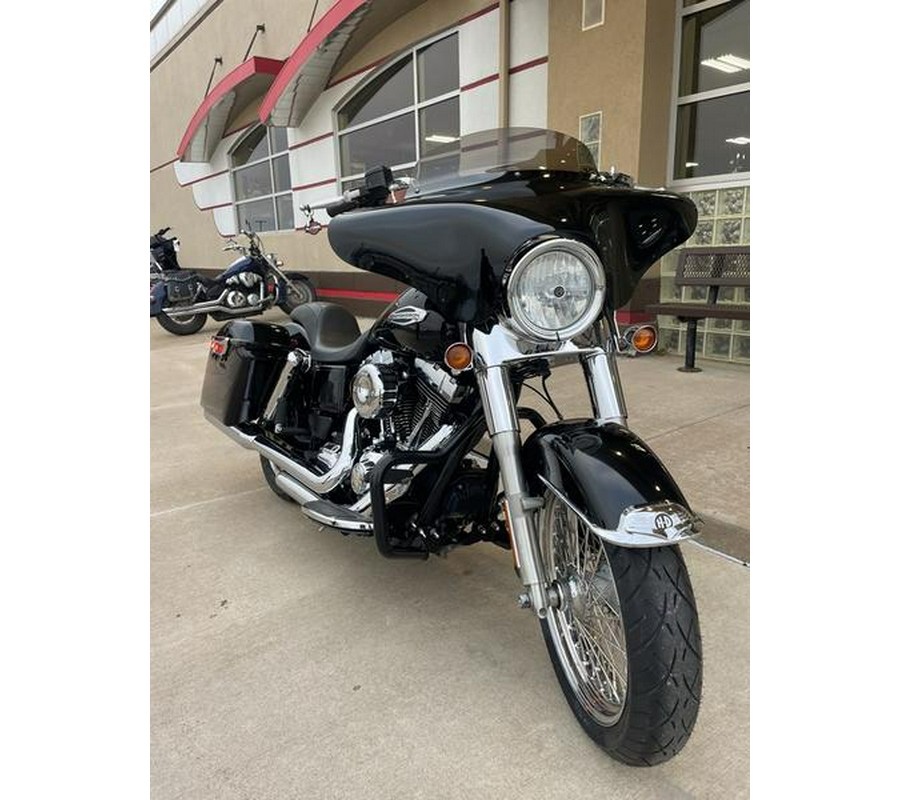 2015 Harley-Davidson® FLD - Dyna® Switchback™