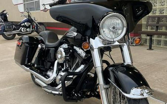 2015 Harley-Davidson® FLD - Dyna® Switchback™