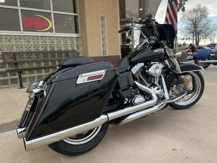 2015 Harley-Davidson® FLD - Dyna® Switchback™