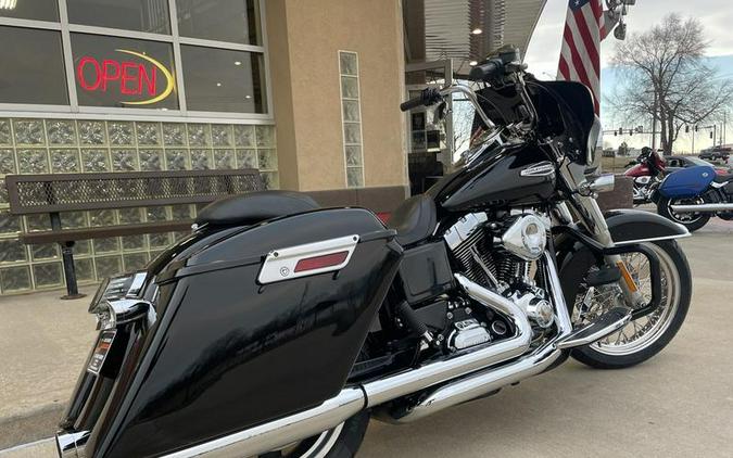 2015 Harley-Davidson® FLD - Dyna® Switchback™