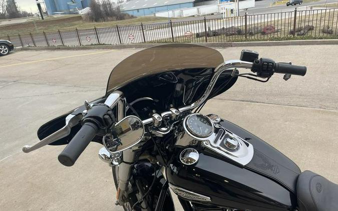 2015 Harley-Davidson® FLD - Dyna® Switchback™