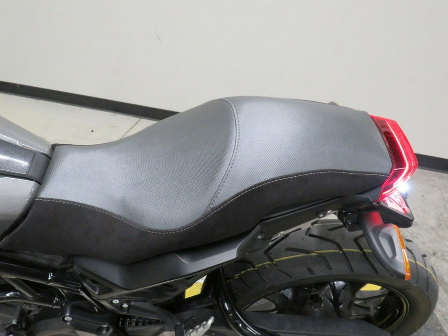 2019 Indian Motorcycle® FTR™ 1200 S Red over Steel Gray