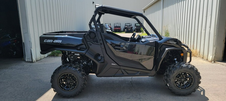 2023 Can-Am™ Commander XT 700