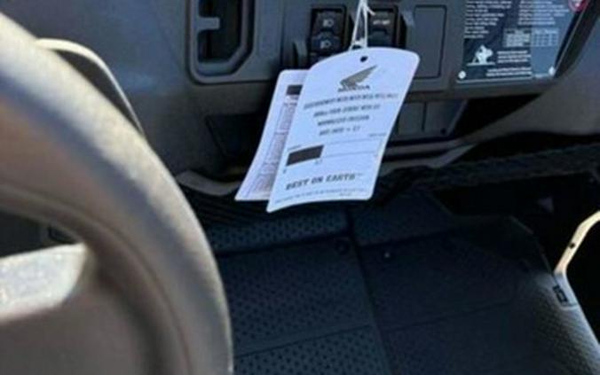 2025 Honda Pioneer 1000-5 Deluxe