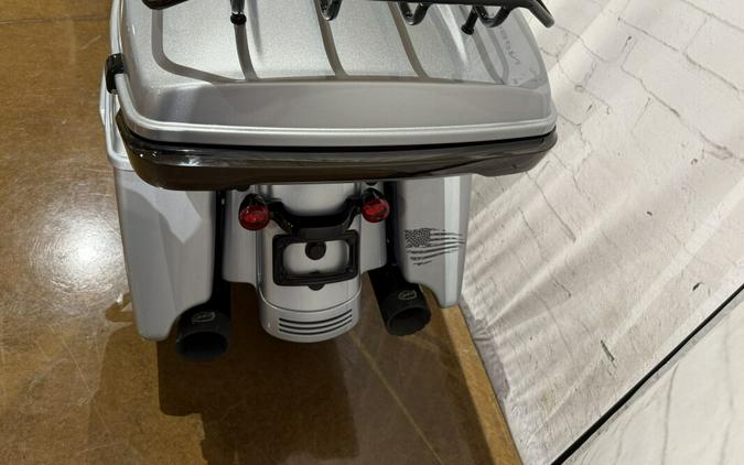 2019 Harley-Davidson® Street Glide® Special FLHXS 611915 Barracuda Silver