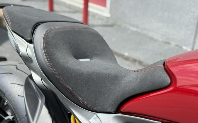 2026 Ducati Xdiavel V4 Burning Red - 001305