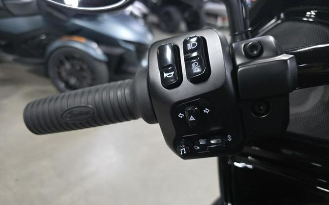 2026 Indian Pursuit Dark Horse 112 W/ Powerband Audio Black Smoke