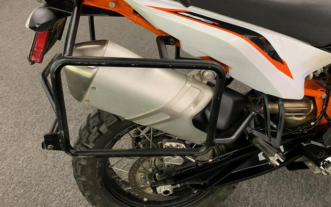 2022 KTM Adventure 890 R