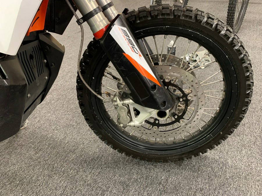 2022 KTM Adventure 890 R