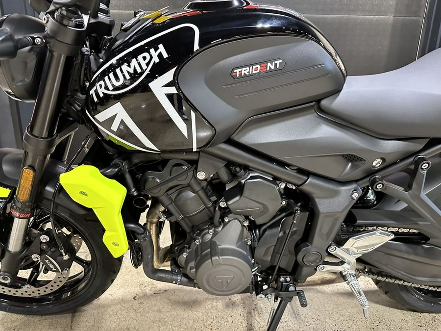 2024 Triumph Trident 660 Jet Black/Triumph Racing Yellow