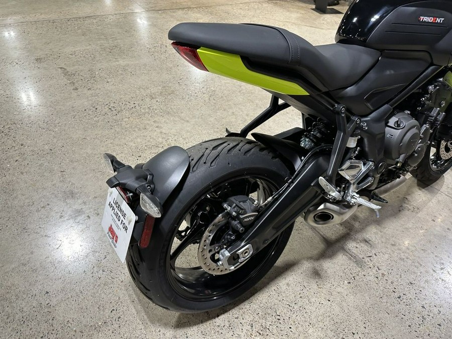 2024 Triumph Trident 660 Jet Black/Triumph Racing Yellow