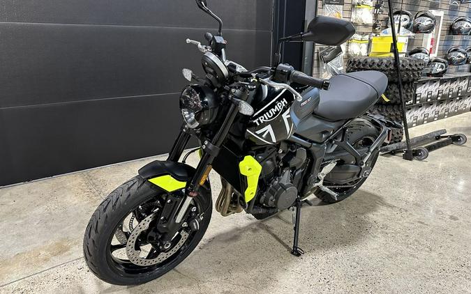 2024 Triumph Trident 660 Jet Black/Triumph Racing Yellow