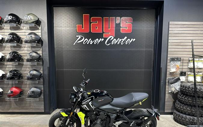 2024 Triumph Trident 660 Jet Black/Triumph Racing Yellow