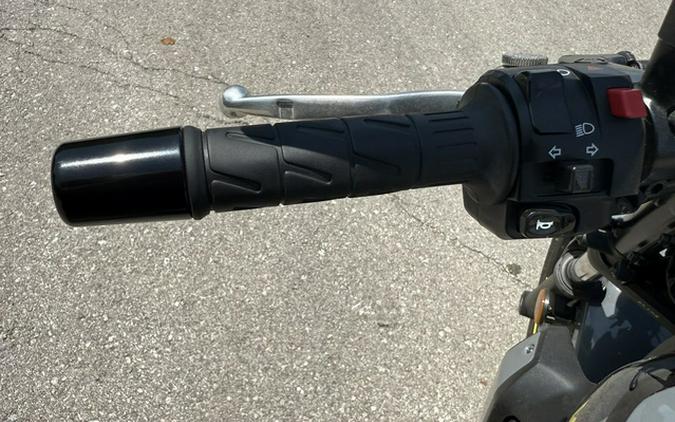 2023 Kawasaki Vulcan S Cafe
