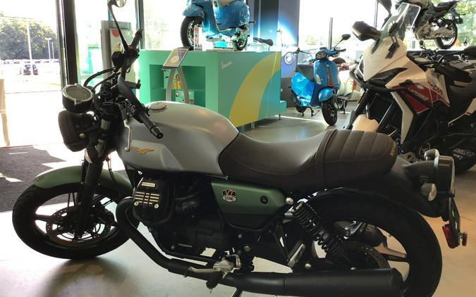 2022 Moto Guzzi V7 Stone Centenario