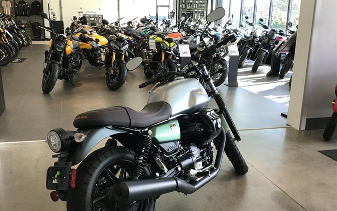 2022 Moto Guzzi V7 Stone Centenario