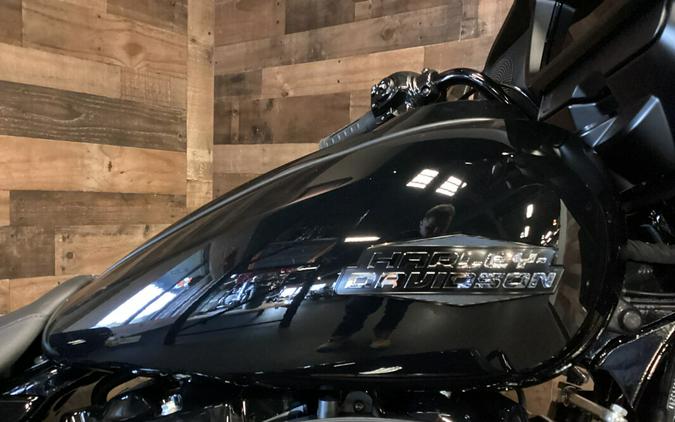 2024 Harley-Davidson® Street Glide® Vivid Black - Black Finish