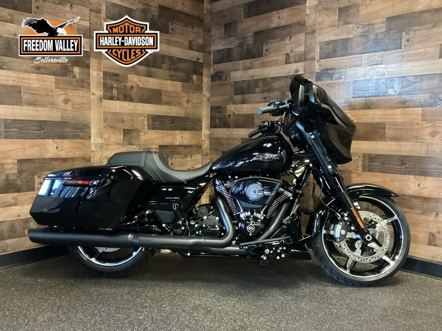 2024 Harley-Davidson Street Glide® Vivid Black - Black Finish FLHX