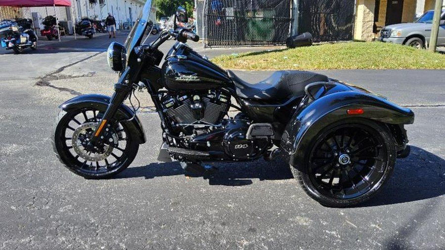 2023 Harley-Davidson® TRI Glide Freewheele