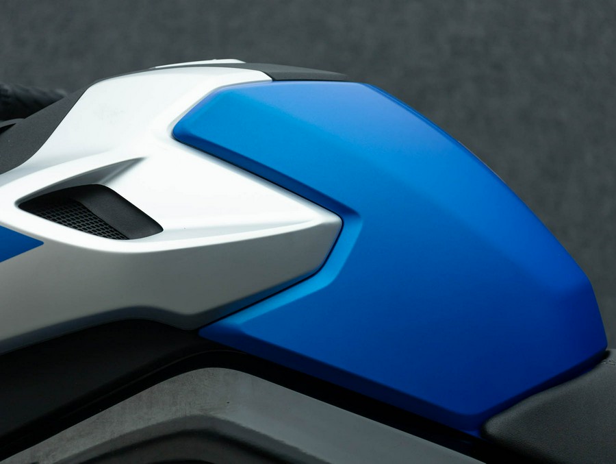 2023 CFMOTO 300NK W/ABS