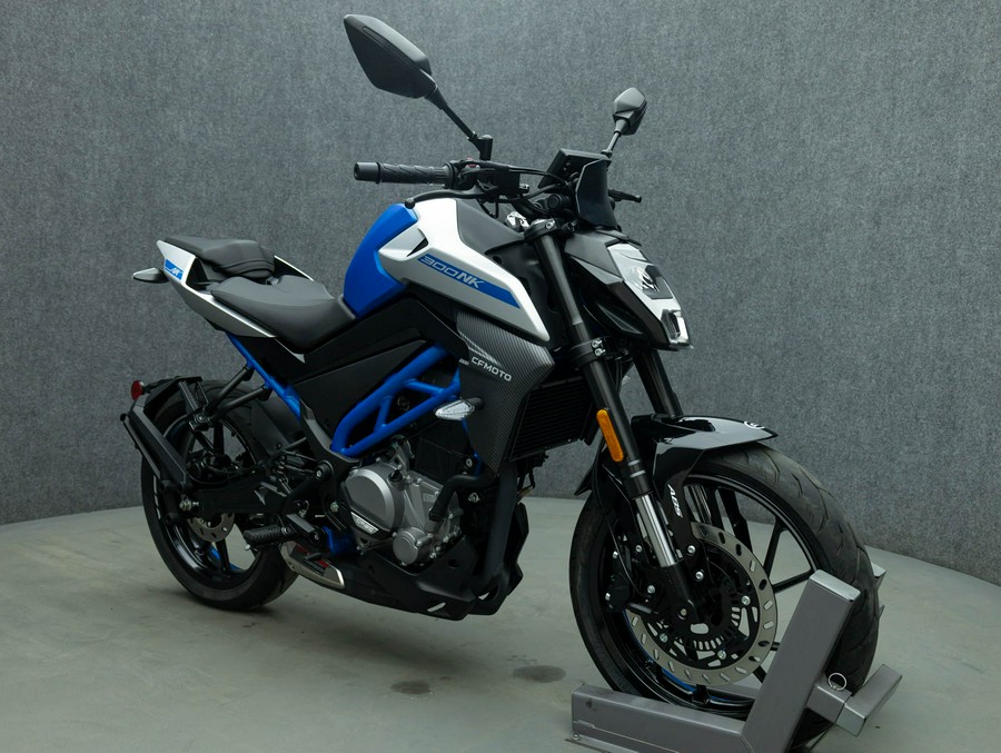 2023 CFMOTO 300NK W/ABS