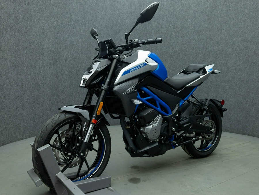 2023 CFMOTO 300NK W/ABS