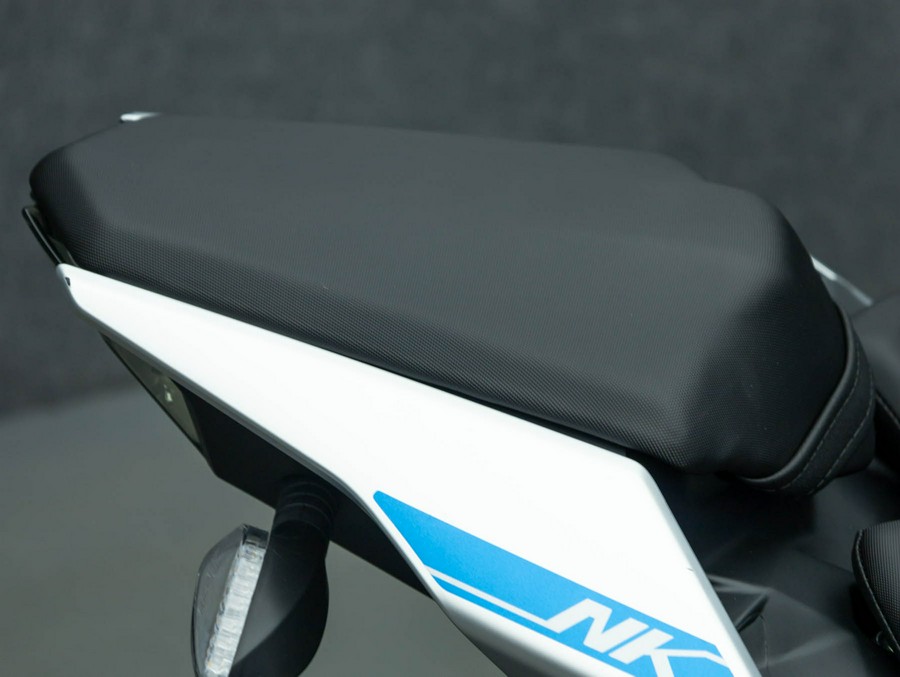 2023 CFMOTO 300NK W/ABS