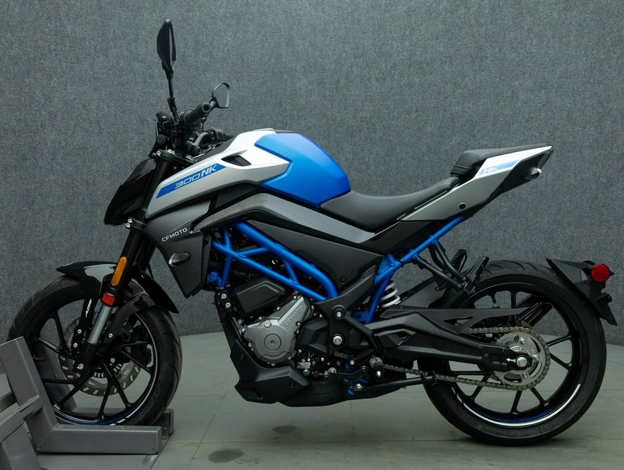 2023 CFMOTO 300NK W/ABS