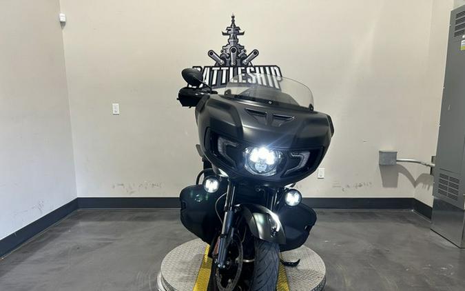 2021 Indian Challenger Dark Horse Thunder Black Smoke