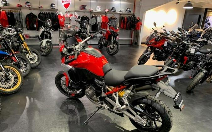 2023 Ducati Multistrada V4 S Travel & Radar - Red