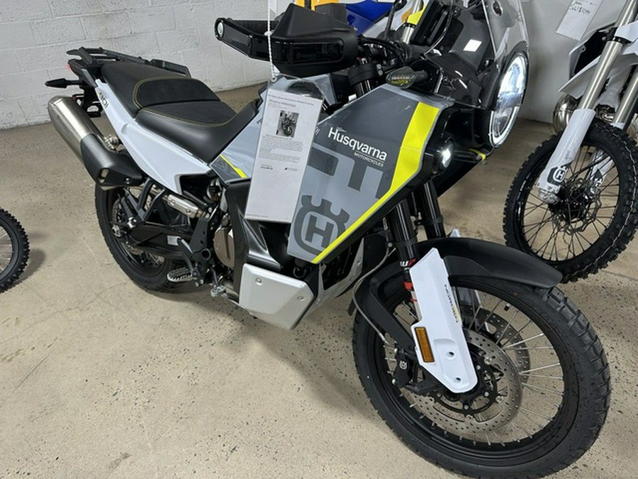 2025 Husqvarna Norden 901
