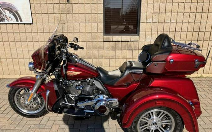 2023 Harley-Davidson® FLHTCUTGAN - Tri Glide® Ultra Anniversary Edition