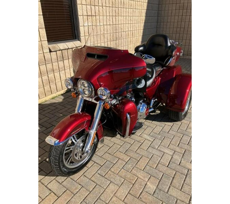 2023 Harley-Davidson® FLHTCUTGAN - Tri Glide® Ultra Anniversary Edition