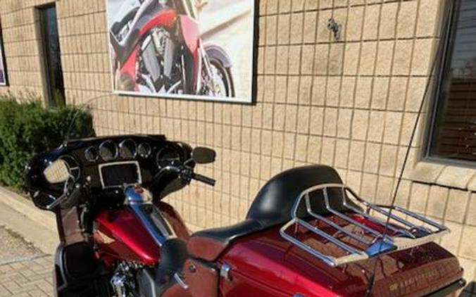 2023 Harley-Davidson® FLHTCUTGAN - Tri Glide® Ultra Anniversary Edition