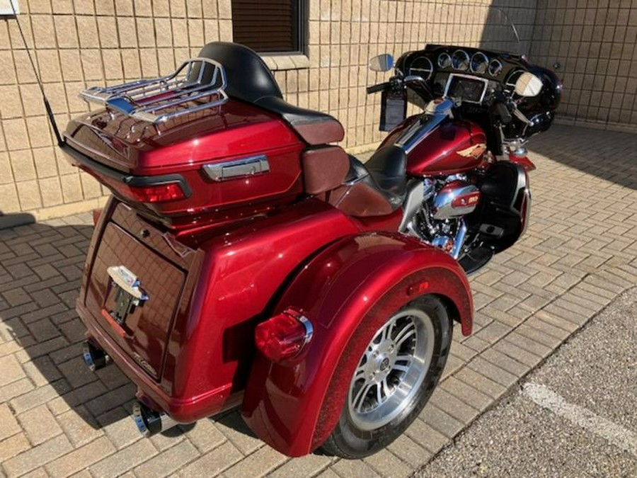 2023 Harley-Davidson® FLHTCUTGAN - Tri Glide® Ultra Anniversary Edition
