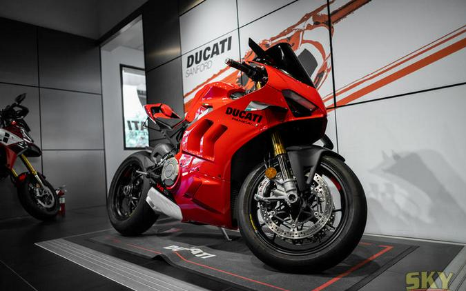 2022 Ducati Panigale V4 S Ducati Red